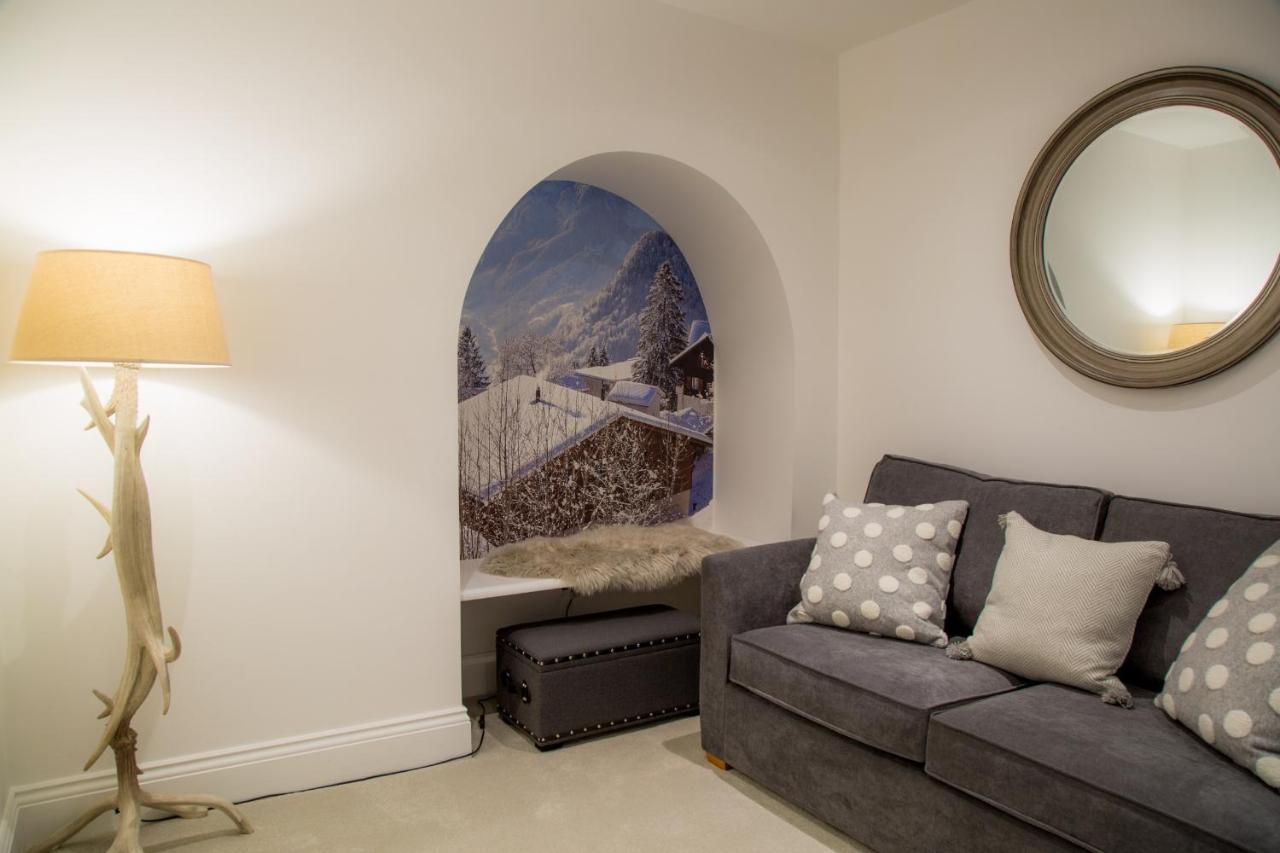 Winckley Stays Preston  Exterior foto A wall mural in a living room